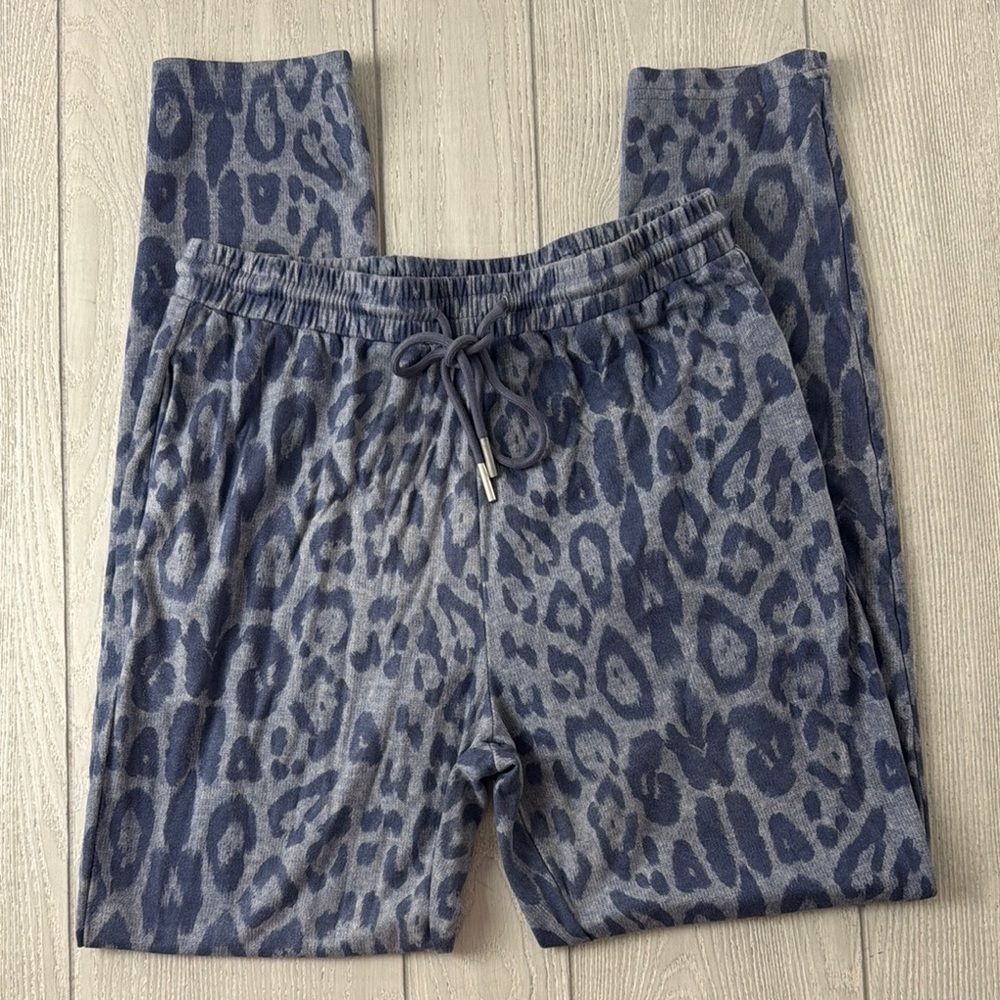 Fashion Nova Blue Leopard joggers, Large, Suede